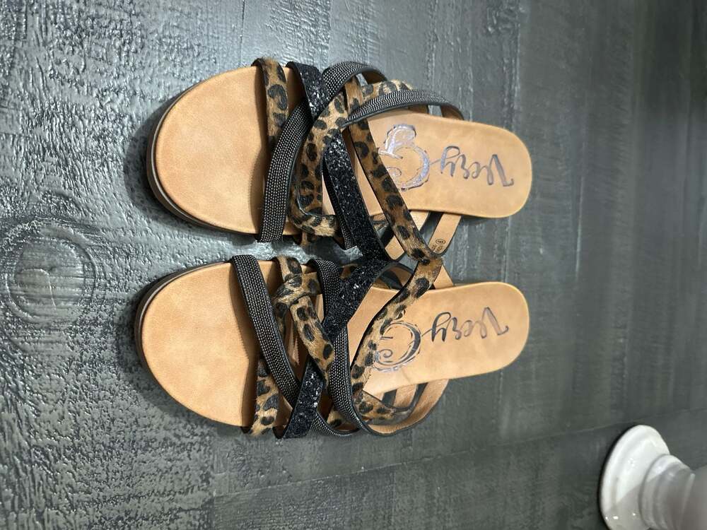 Very G Seaside Leopard and Glitter Strappy Sandals Size 9